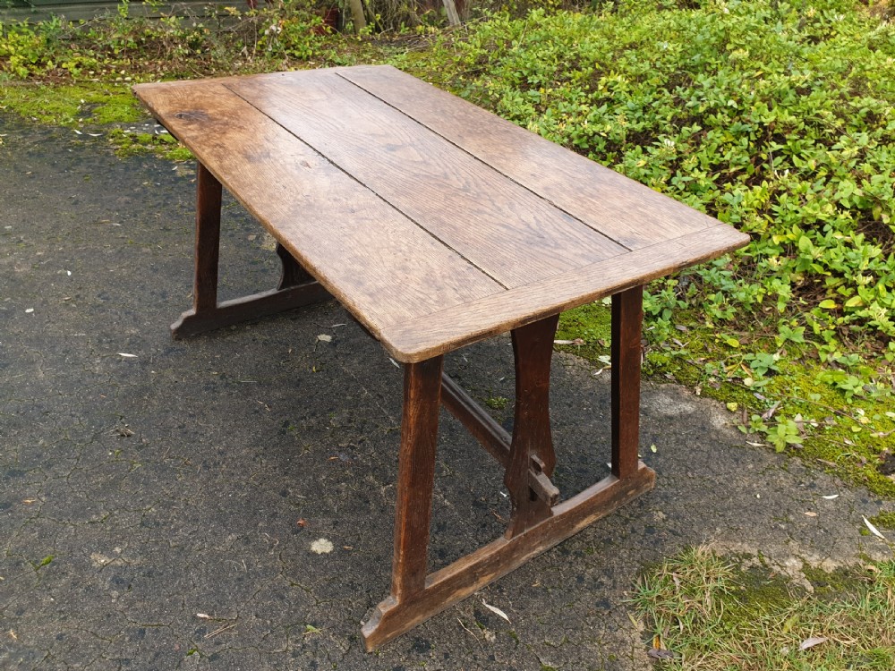 Early 19th century oak travelling or tavern table View IV