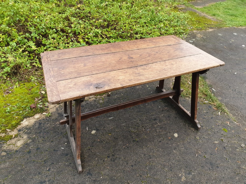 Early 19th century oak travelling or tavern table View VI