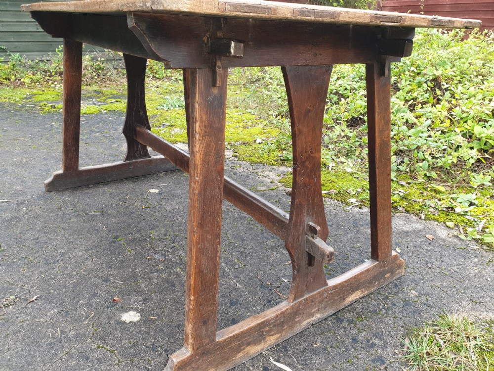 Early 19th century oak travelling or tavern table View VII