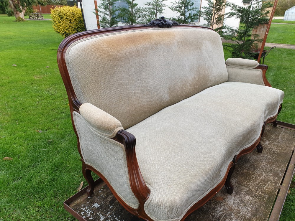Late 19th century rosewood frame sofa View V