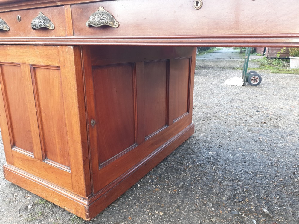 Large mahogany office partners pedestal desk  View IV