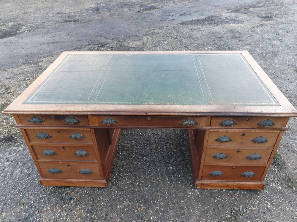 Large mahogany office partners pedestal desk  View VIII