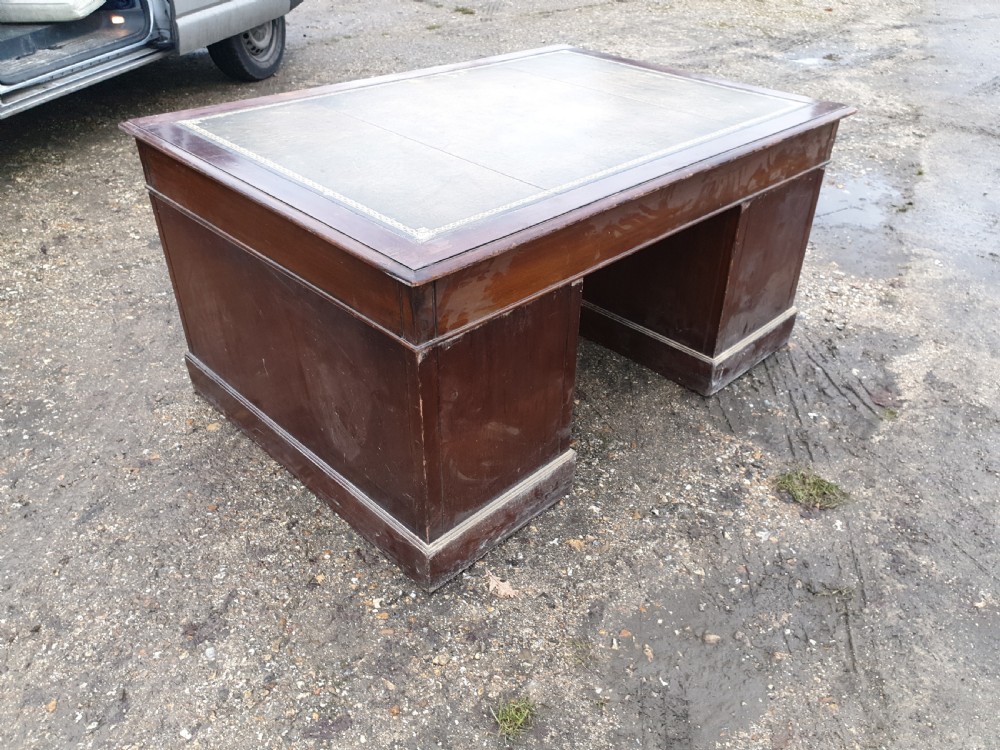 Mahogany kneehole pedestal writing desk View V
