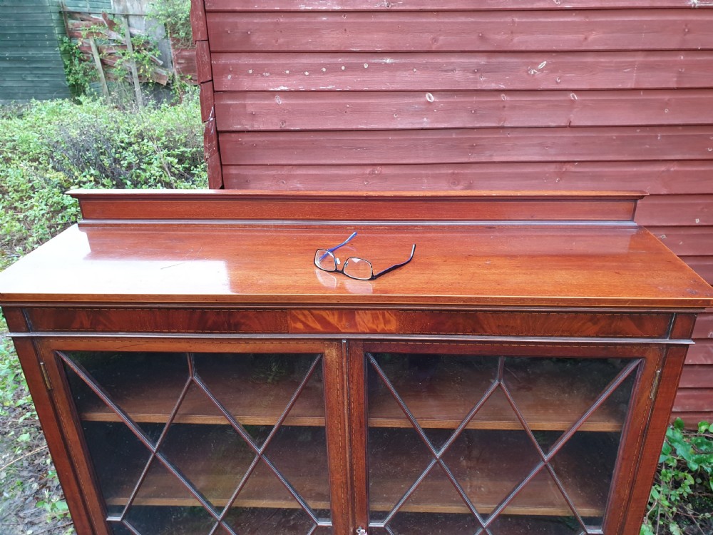Edwardian inlaid mahogany 2 door cabinet View II