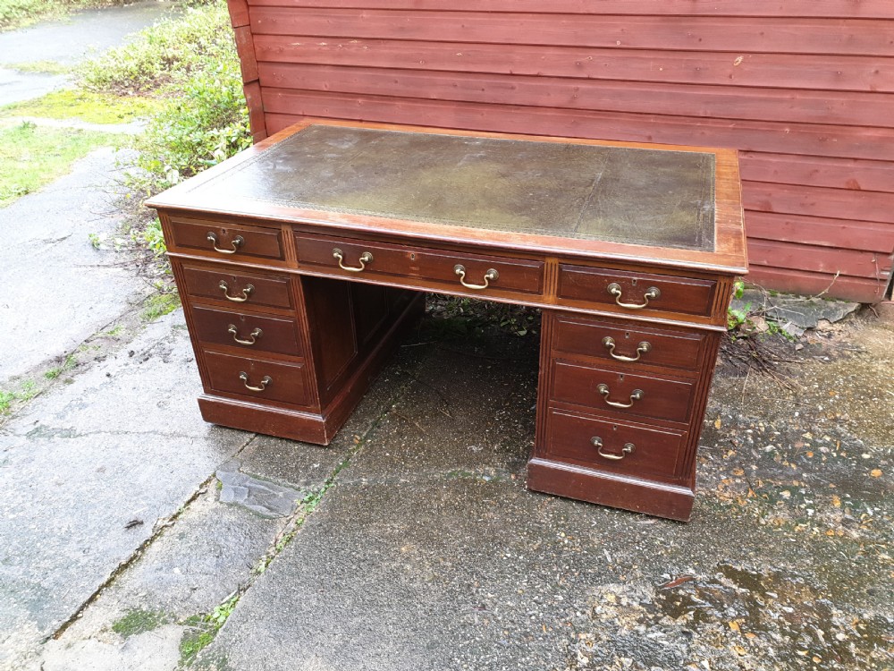 Early 20th century mahogany kneehole pedestal desk  View IV