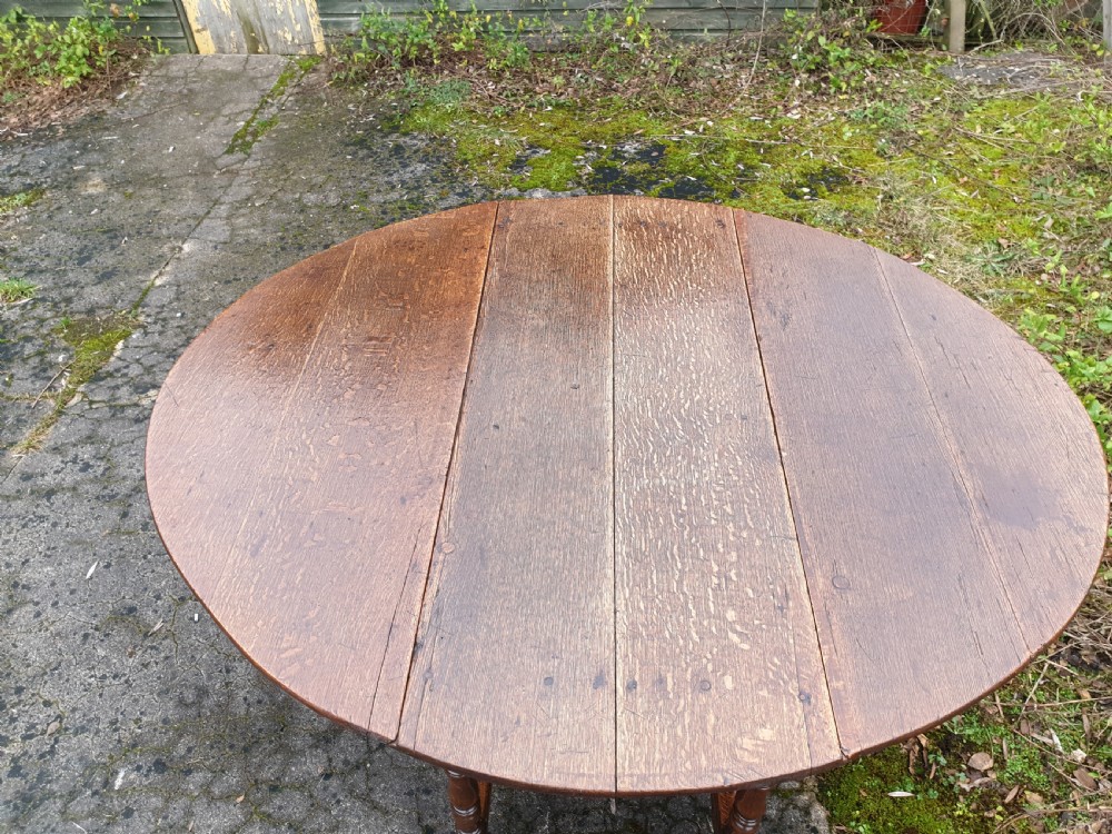 Large 8 seater late Georgian gate leg dining table  View VIII