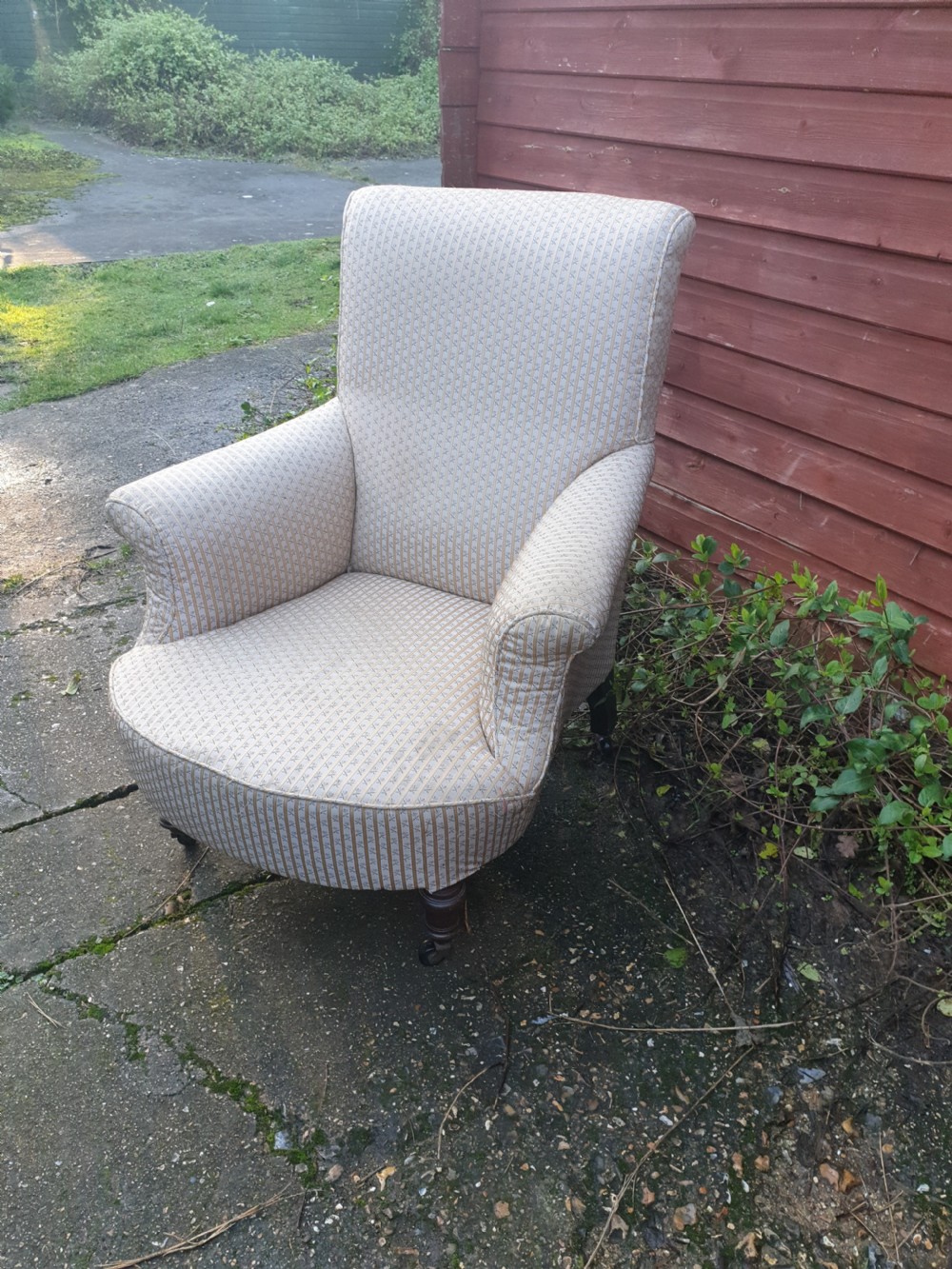 Upholstered easy armchair View II