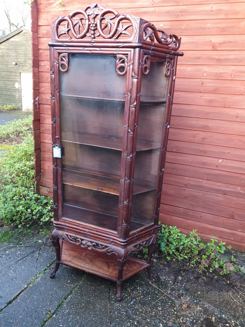 Carved Chinese display cabinet  View V