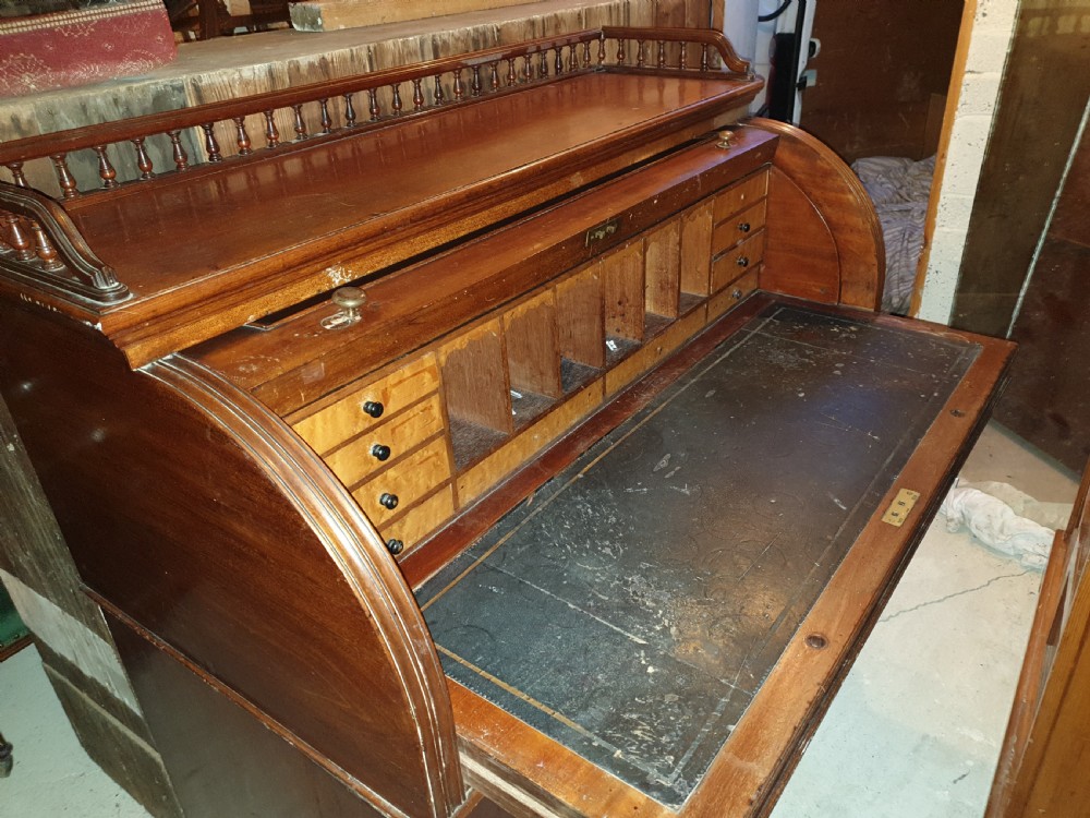 Large Victorian mahogany cylinder top pedestal desk  View III