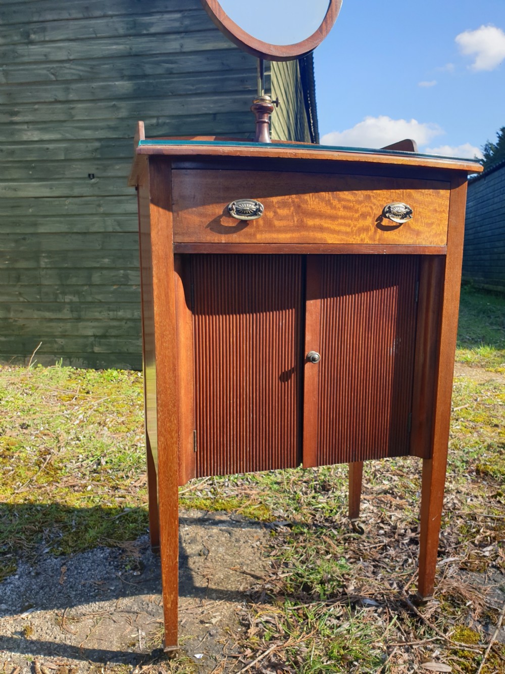 Edwardian mahogany adjustable shaving stand. View III
