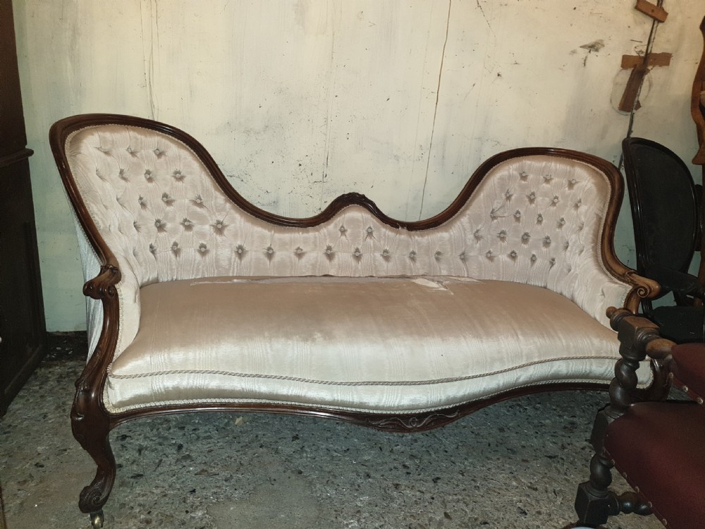 Mid Victorian rosewood double spoon back chaise longue.  View V