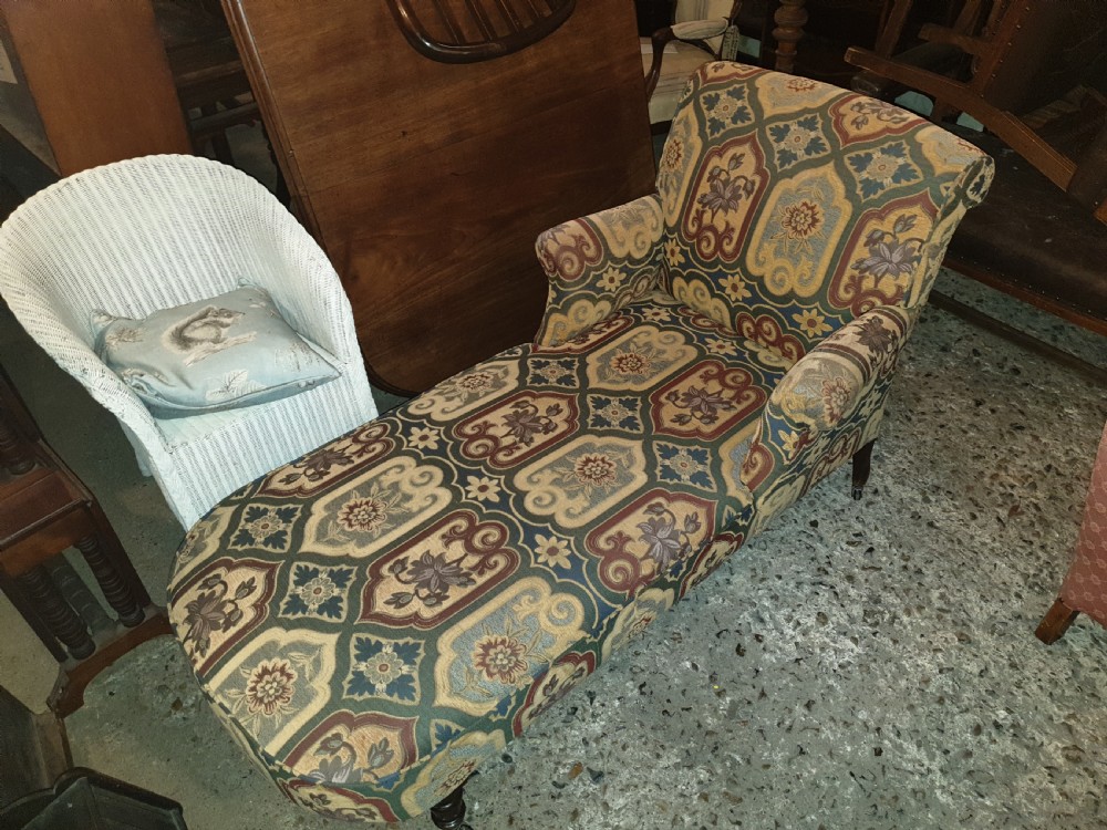Late Victorian upholstered day bed View III