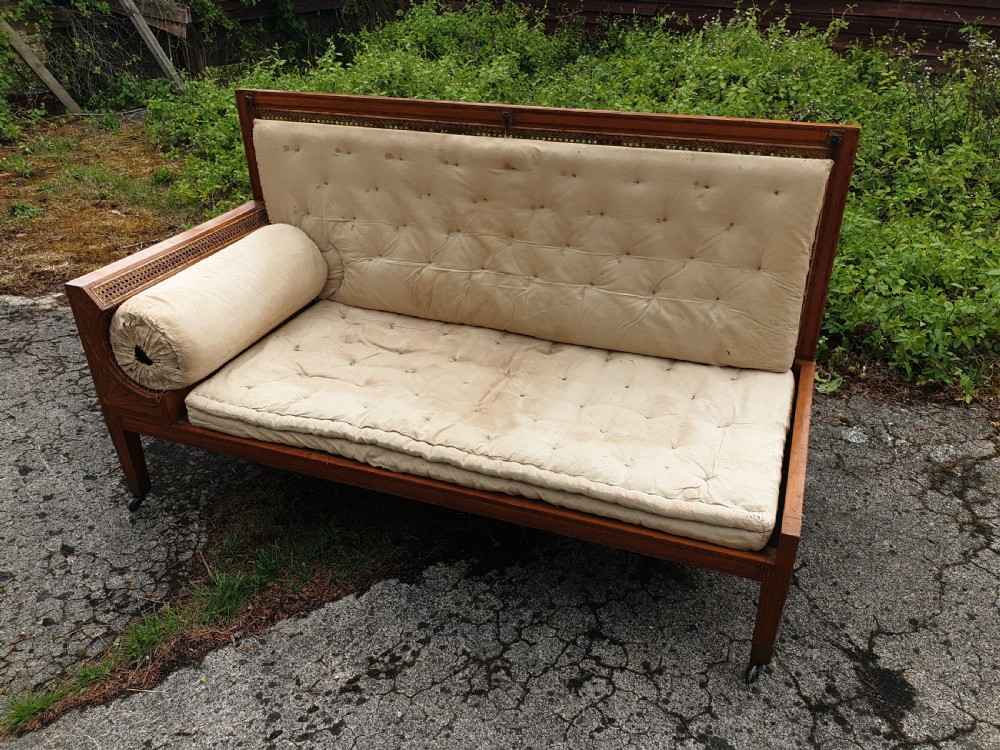 Elegant inlaid satinwood chaise longue  View III