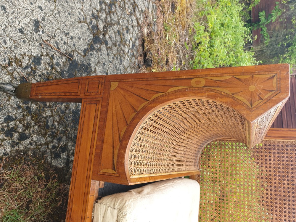 Elegant inlaid satinwood chaise longue  View V