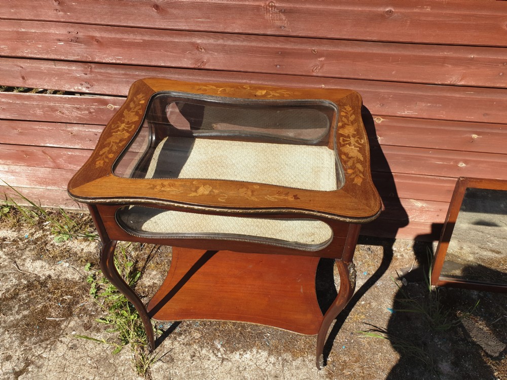 Inlaid bijouterie display table  View V