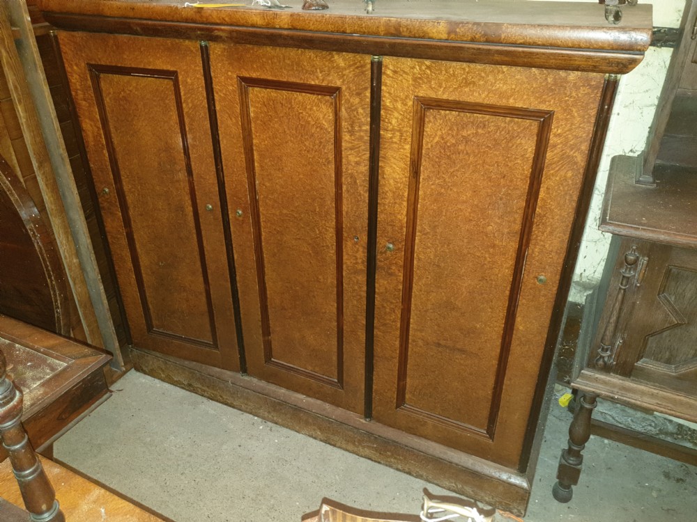 Collectors cabinet View V