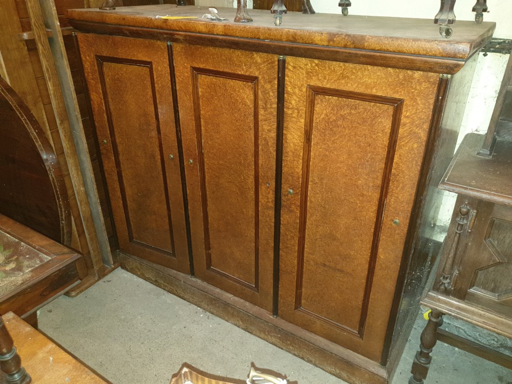 Collectors cabinet View VII