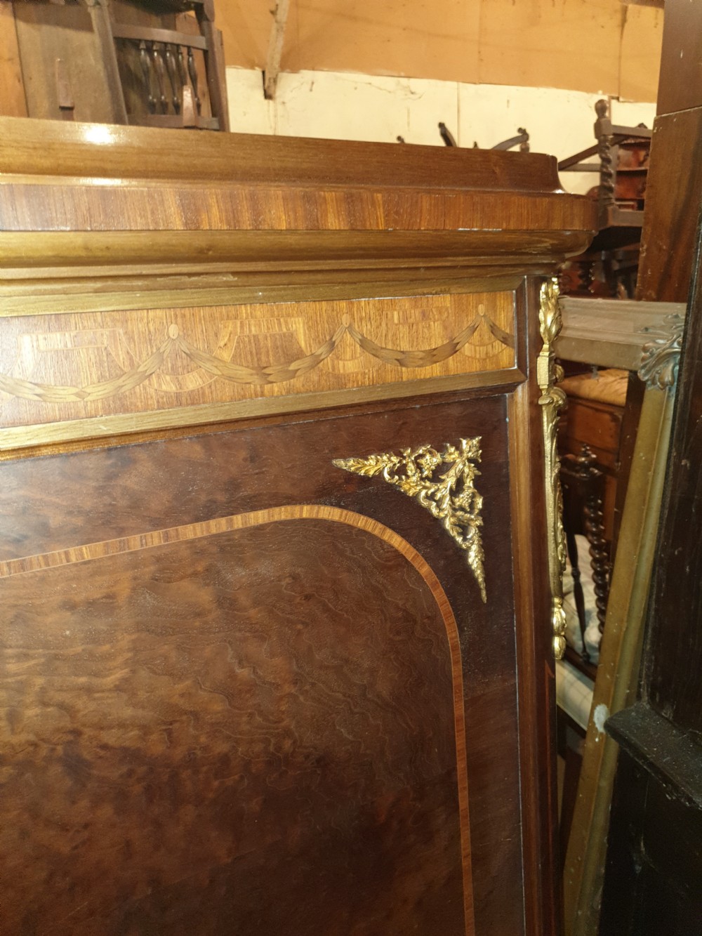 Pair of good quality single beds. View V