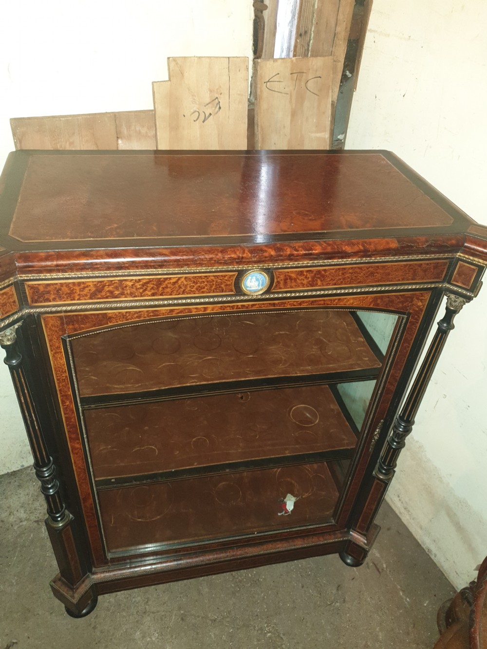 Good quality inlaid amboyna and ebonised cabinet  View II