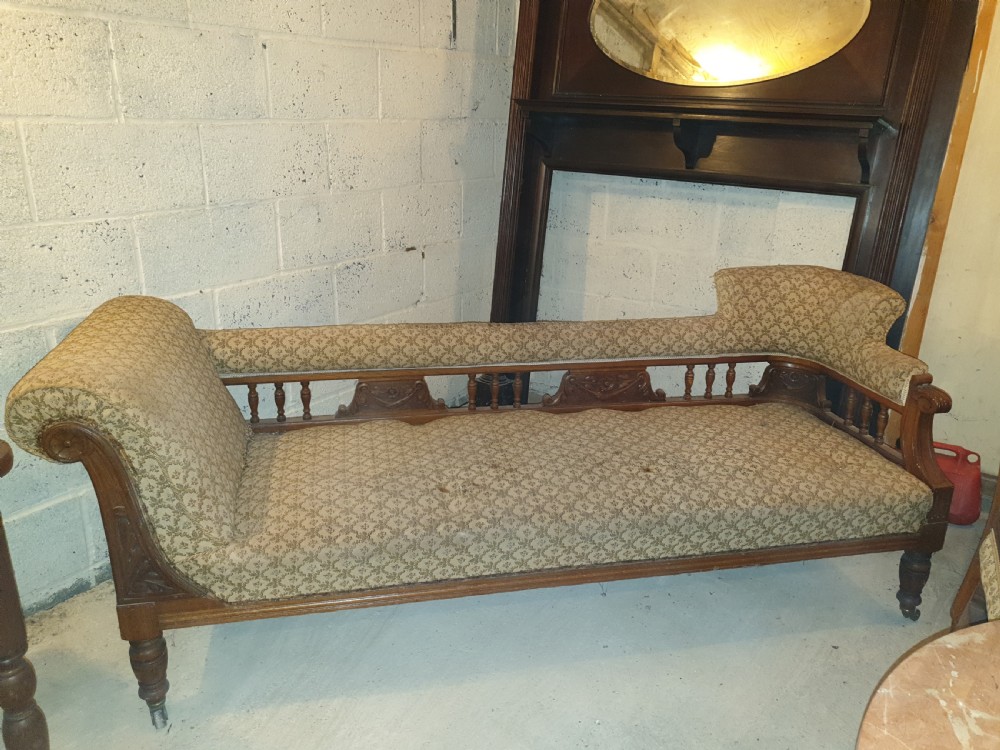 Large Late Victorian oak frame chaise Longue 