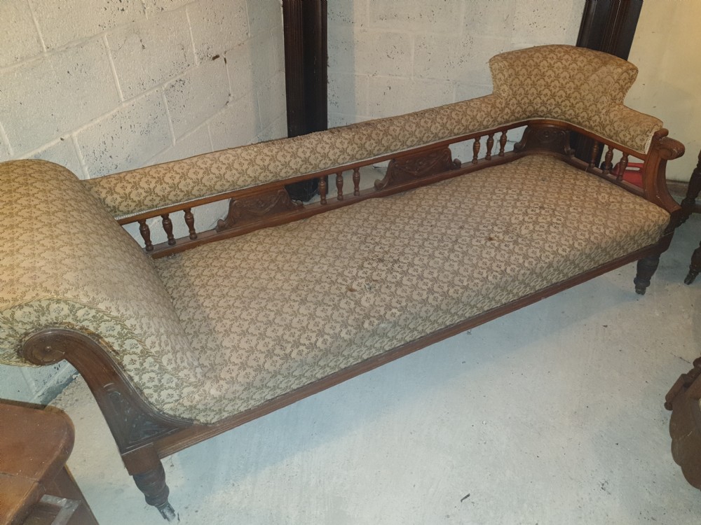 Large Late Victorian oak frame chaise Longue  View VI