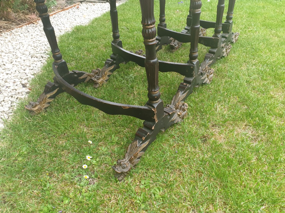 Nest of 4 Oriental lacquered tables  View VII