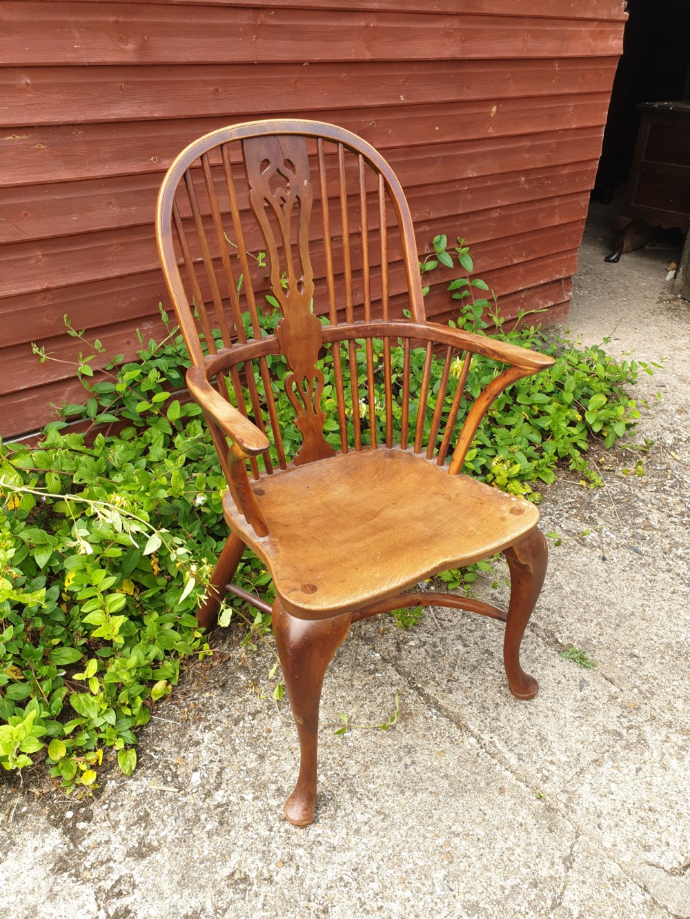 Windsor yew wood splat back armchair. 