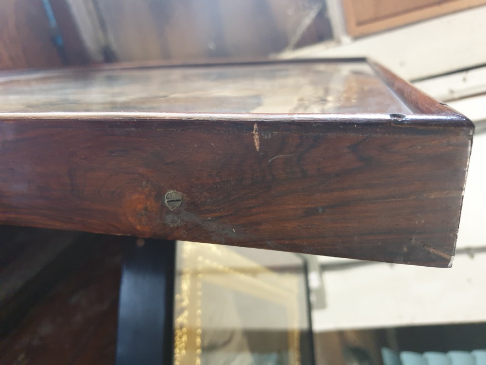 Pair of exquisite 19th century gilt frames. View IV