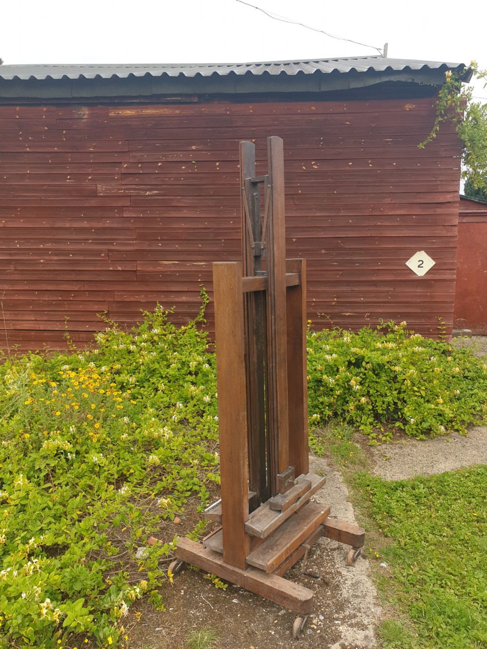 Large usual double sided oak picture easel View III
