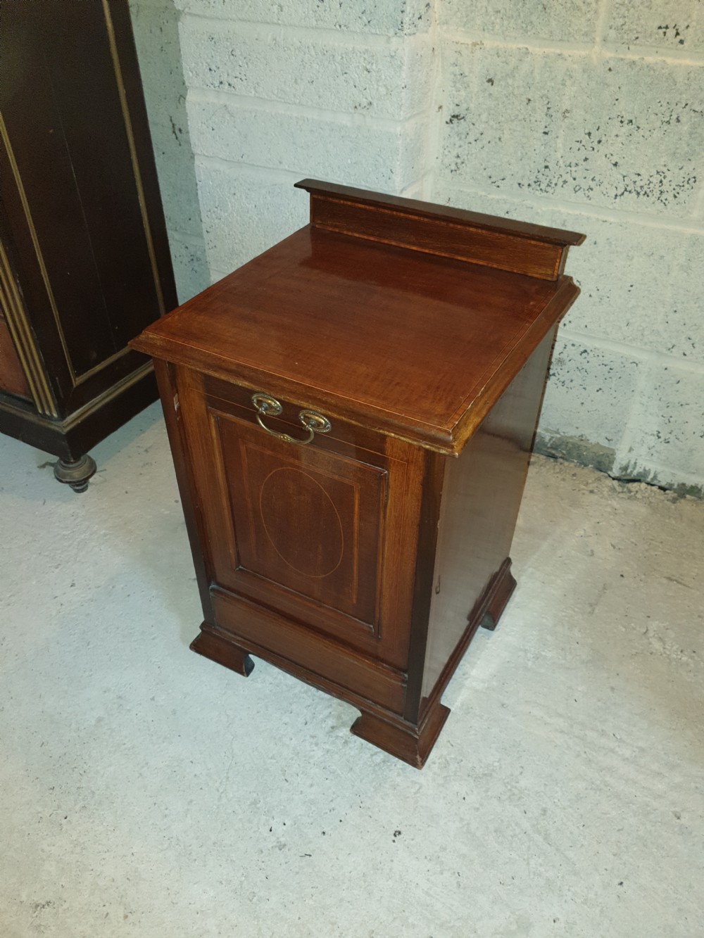 Edwardian inlaid mahogany coal purdonium   View III