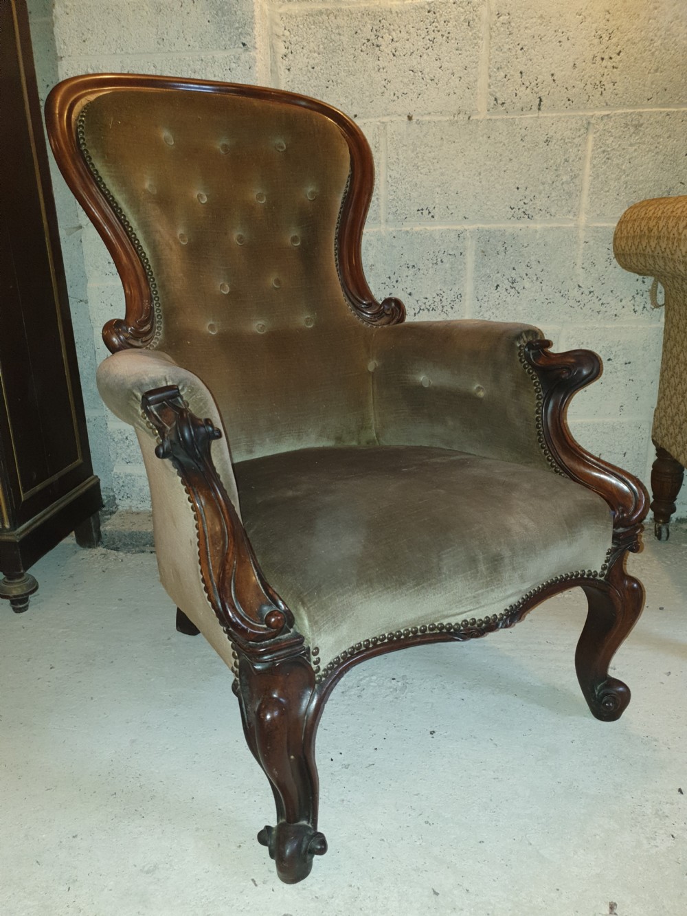 Good mahogany framed Victorian spoon back armchair  View II