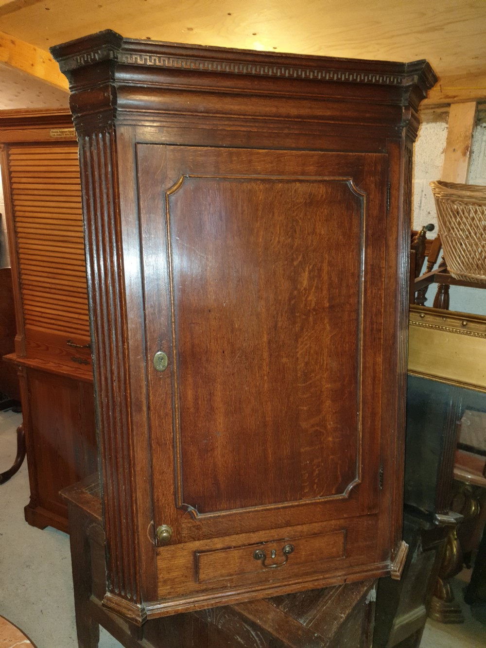 Late 18th century oak corner cupboard  View VII