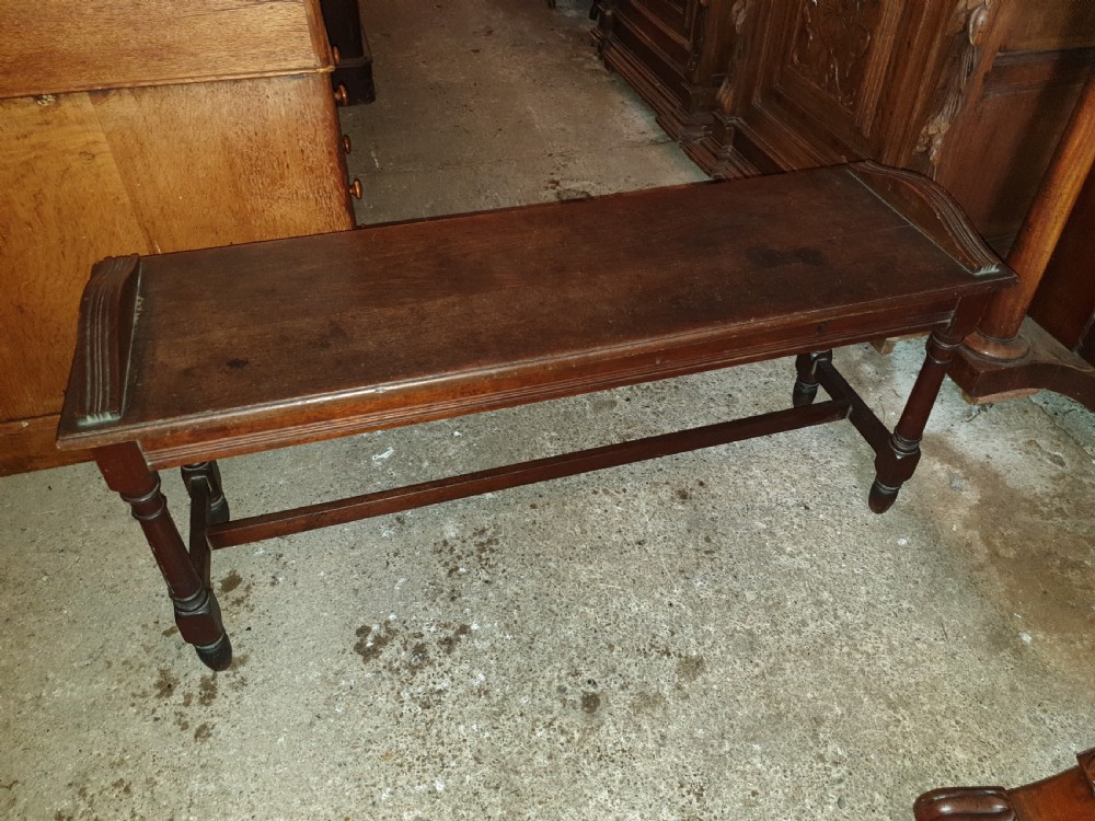 Late Victorian hall seat 
