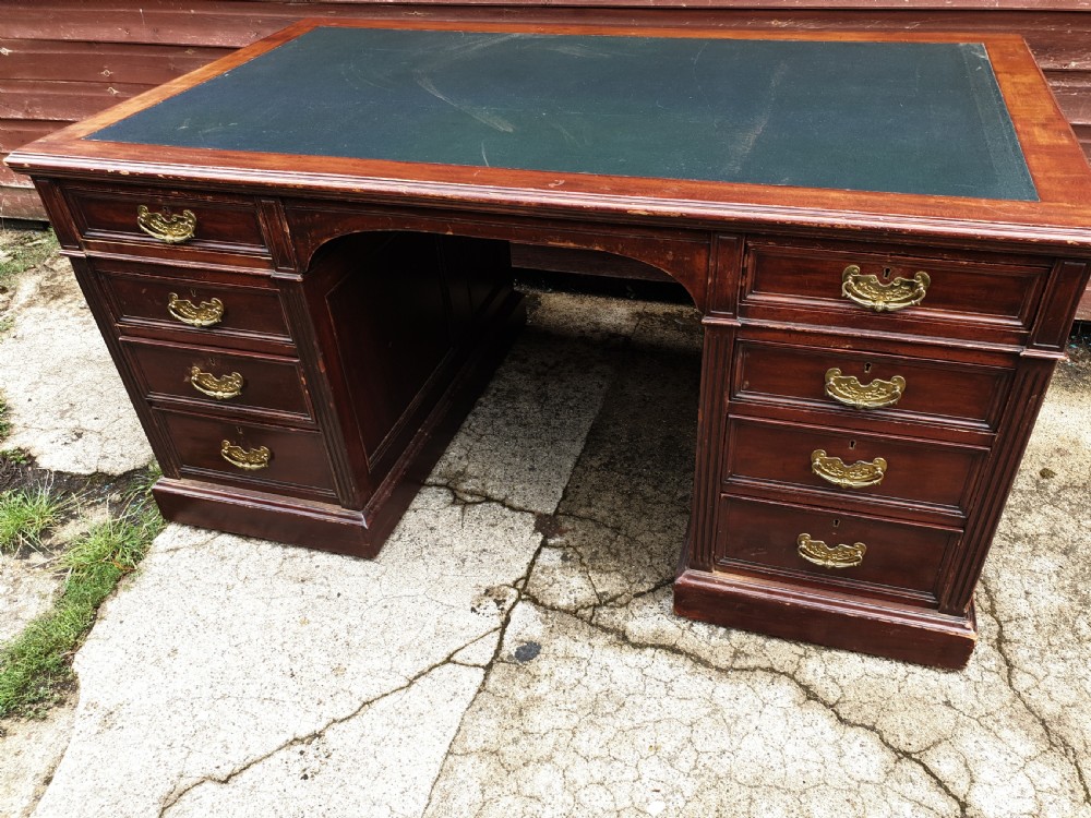 Large Late Victorian mahogany pedestal desk View VI