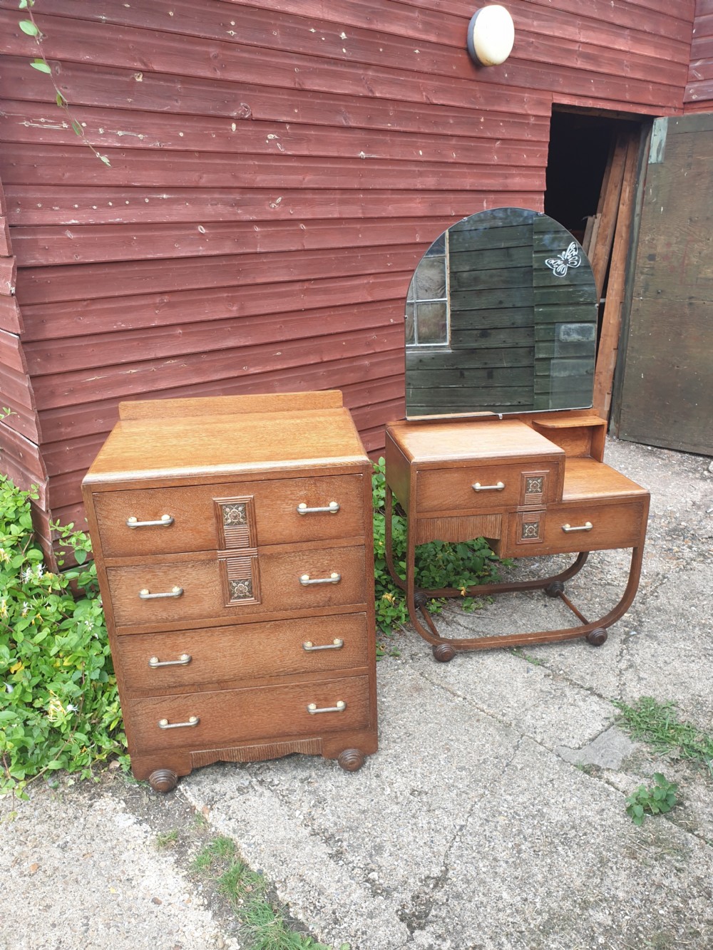 Dinky art deco bedroom set in the style of Heals.
