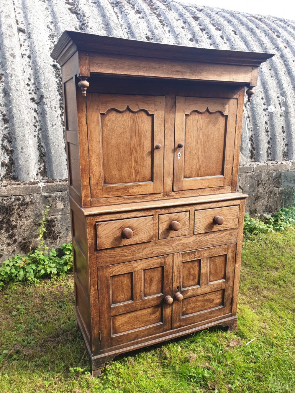 Early Victorian Welsh oak 2 part cupboard.  View V