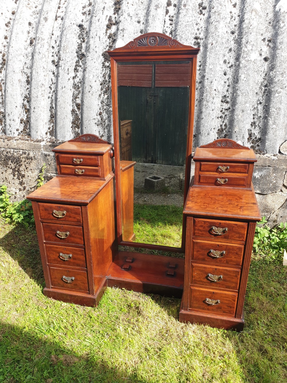Good quality Victorian mahogany dressing table by Maples. 