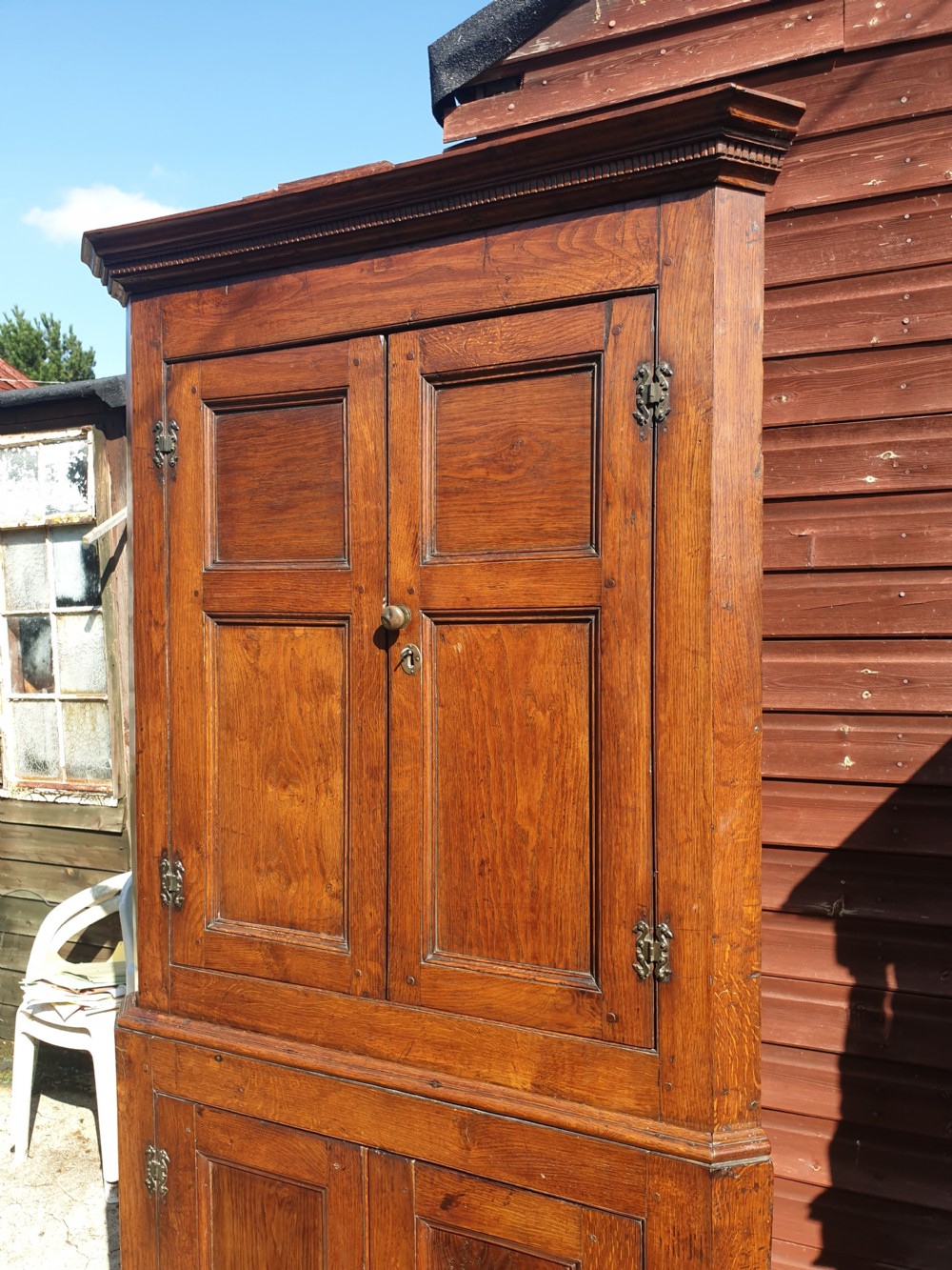18th century solid oak 2 part corner cupboard  View III