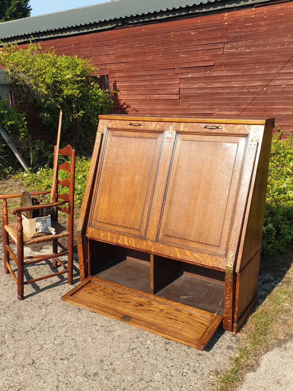 Large Late Victorian library folio stand. View II