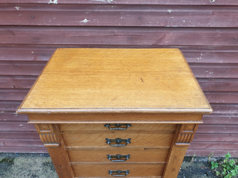 Victorian oak 8 drawer Wellington chest View III