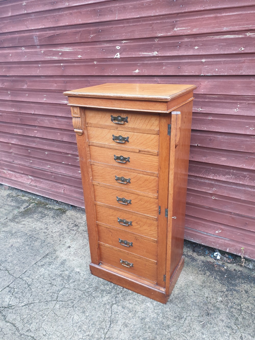 Victorian oak 8 drawer Wellington chest View VII