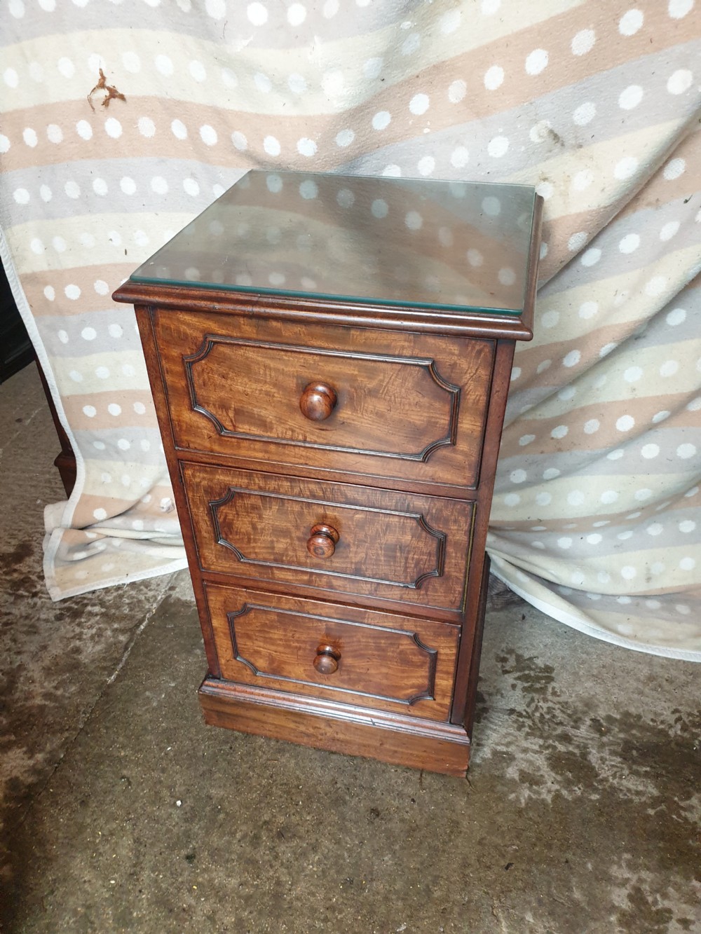 An early nineteenth-century mahogany cabinet-style wine cooler featuring a removable metal-lined top box, drawers with internal bottle dividers, moulded panels, turned wooden knobs, and a hinged side door. View VIII