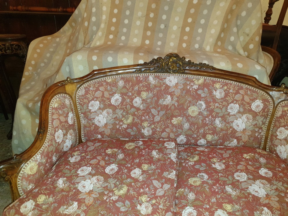 Late 19th century carved walnut window seat. View VII