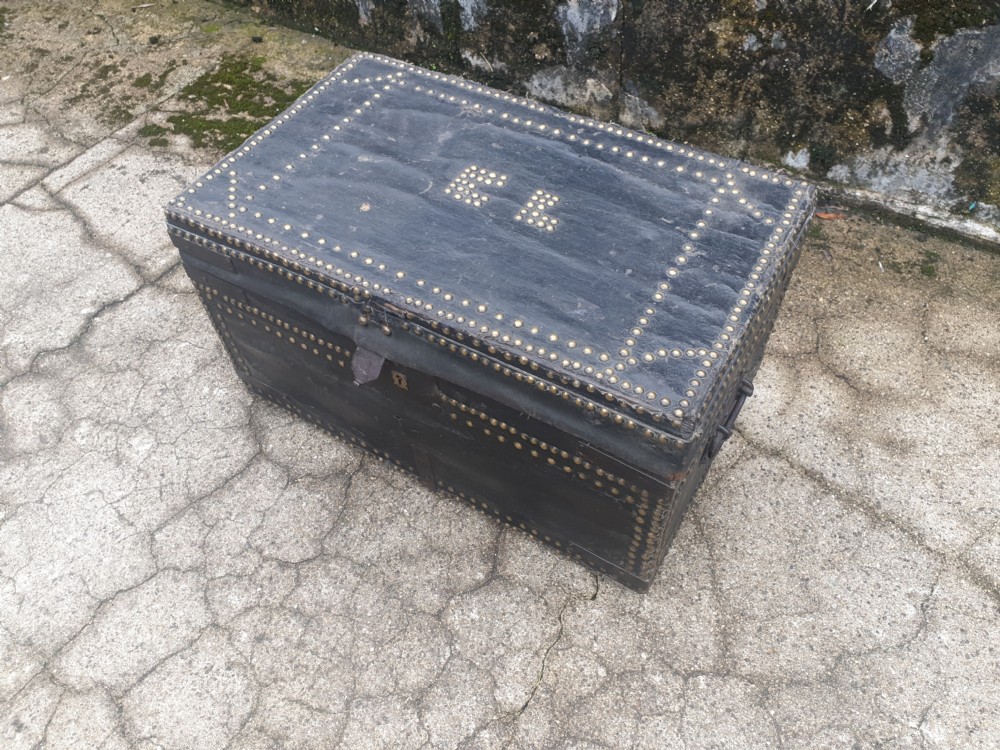 Early 19th century studded travelling trunk View IV