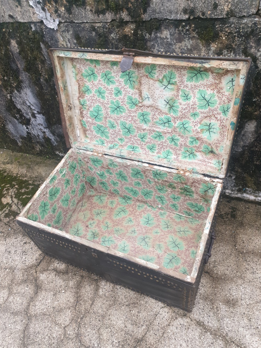 Early 19th century studded travelling trunk View V