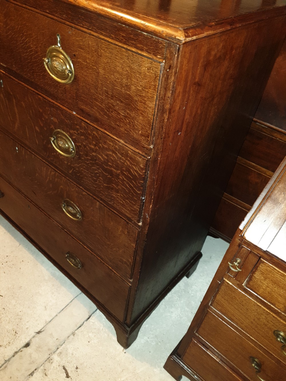 Late Georgian oak chest of drawers  View III