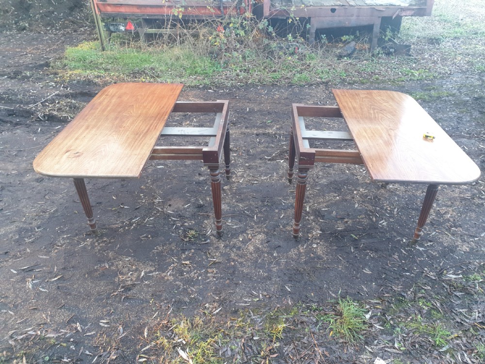 Early 19th century Gillows style extending table. View II