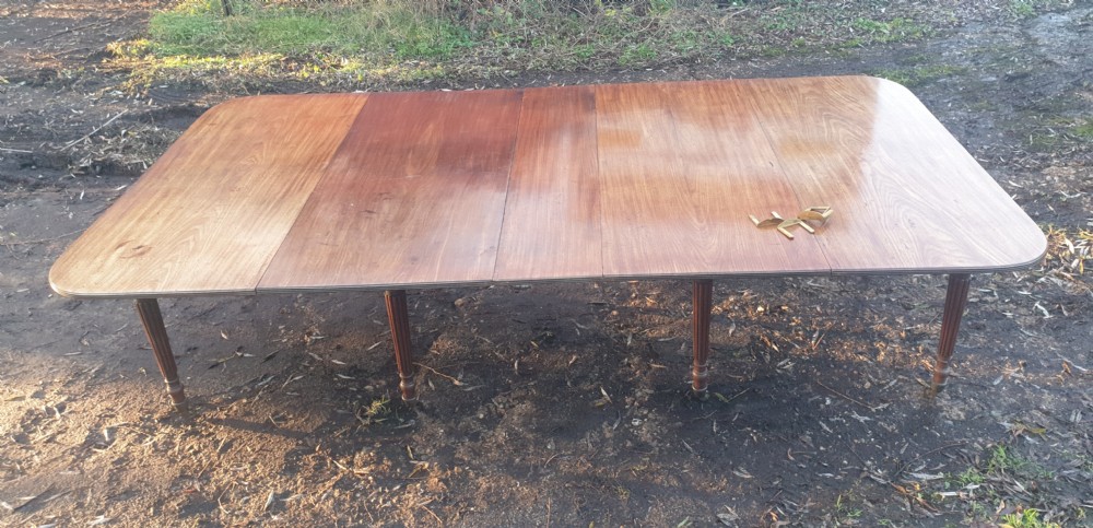 Early 19th century Gillows style extending table.