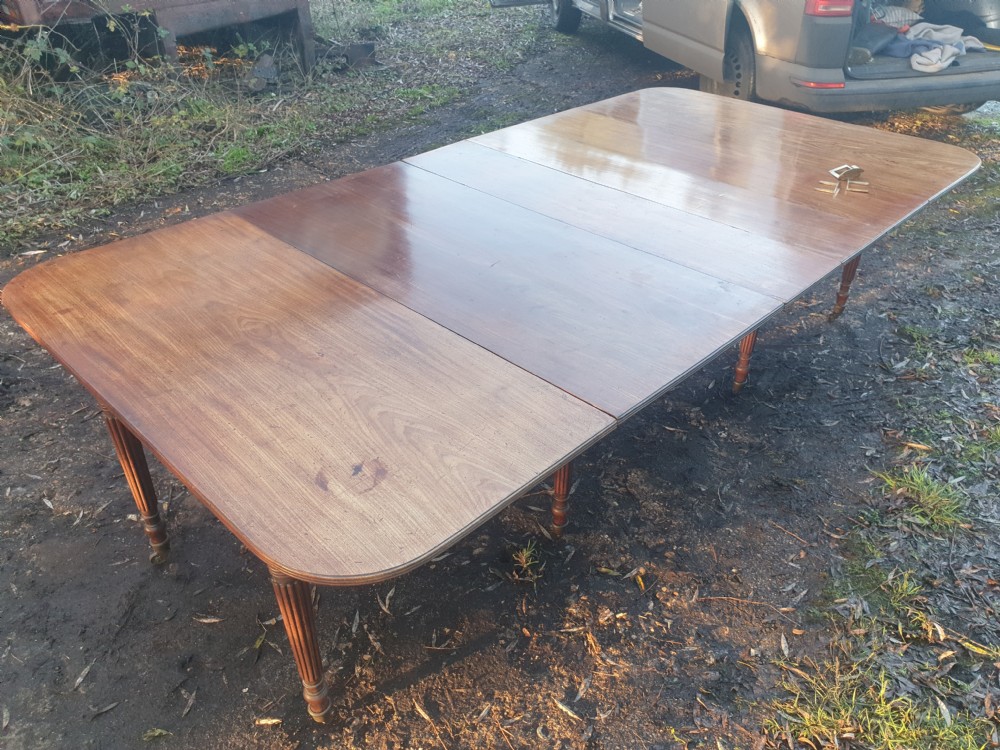 Early 19th century Gillows style extending table. View IX