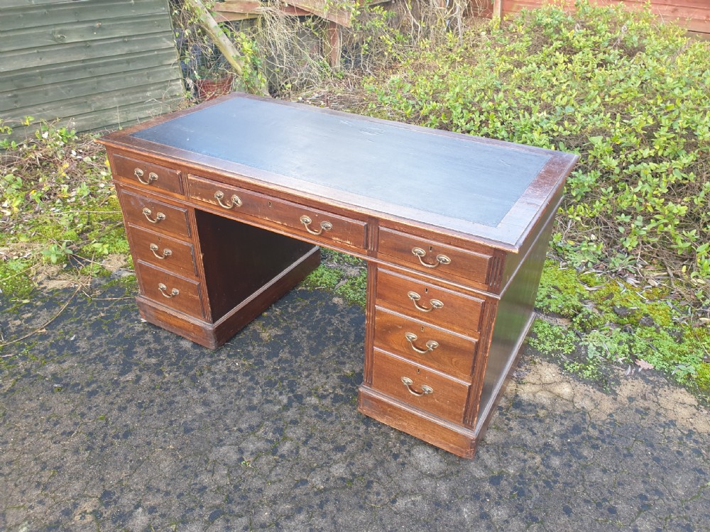 Edwardian mahogany kneehole pedestal desk 